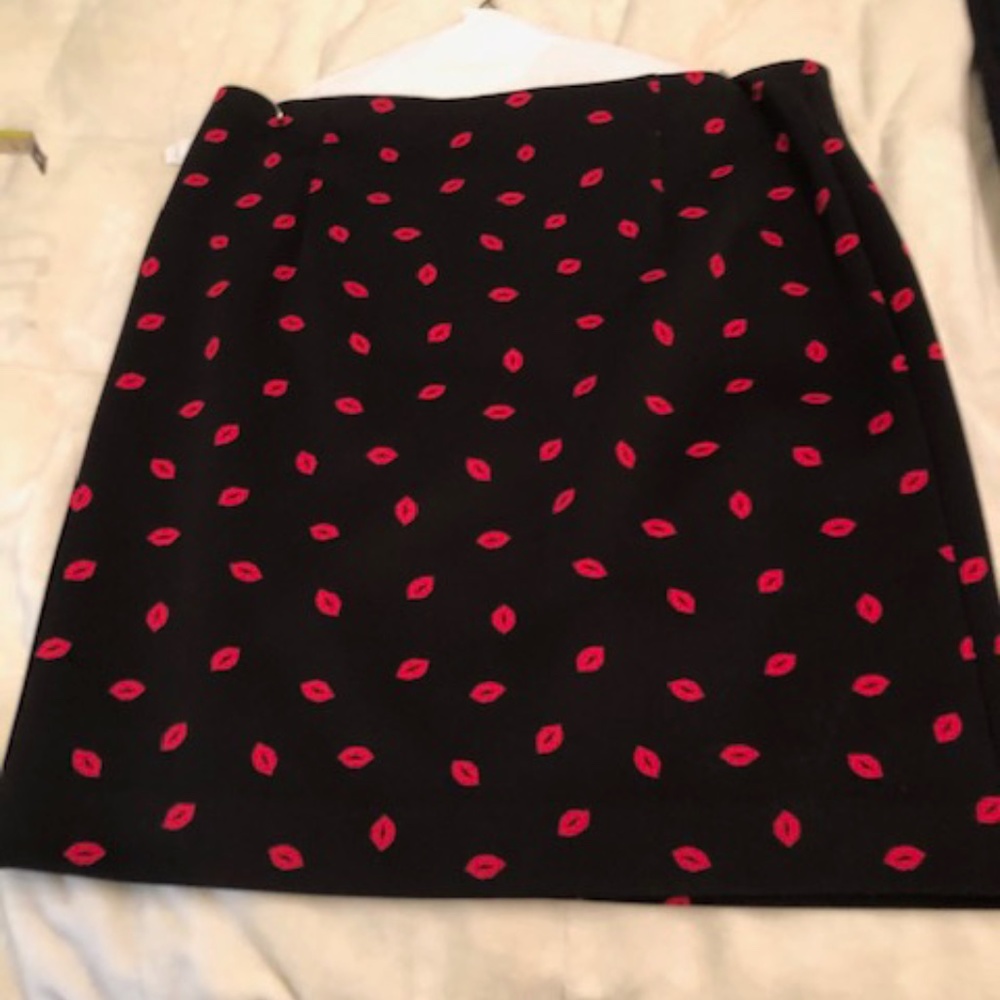 Navy and Red Lip Skirt from H&M